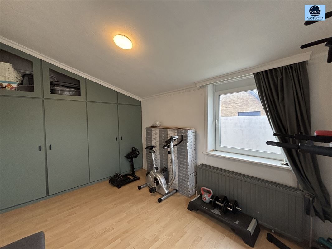 RUIME WONING MET LOODS foto 8