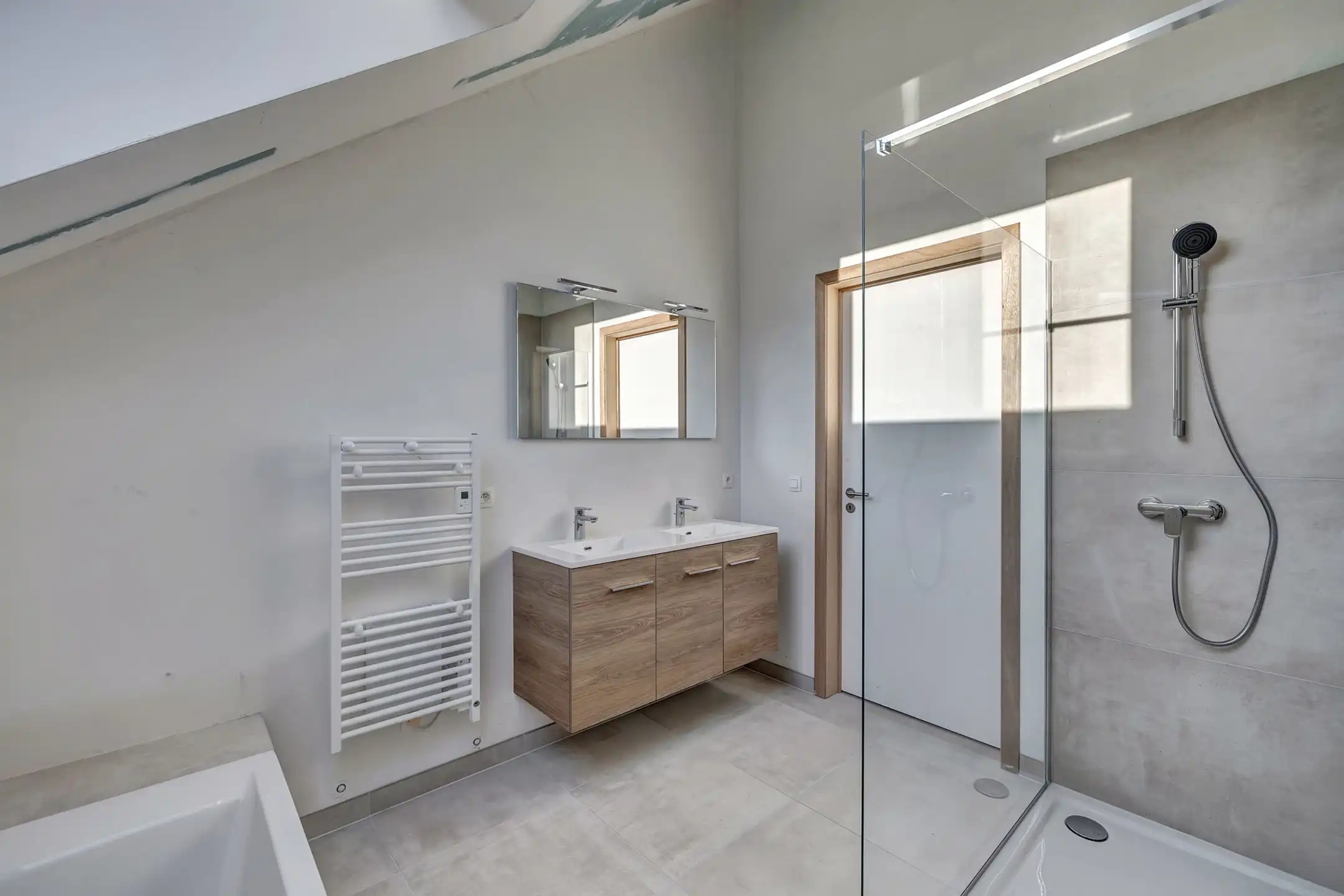 Prachtige half open nieuwbouwwoning in uniek woonerf foto 19