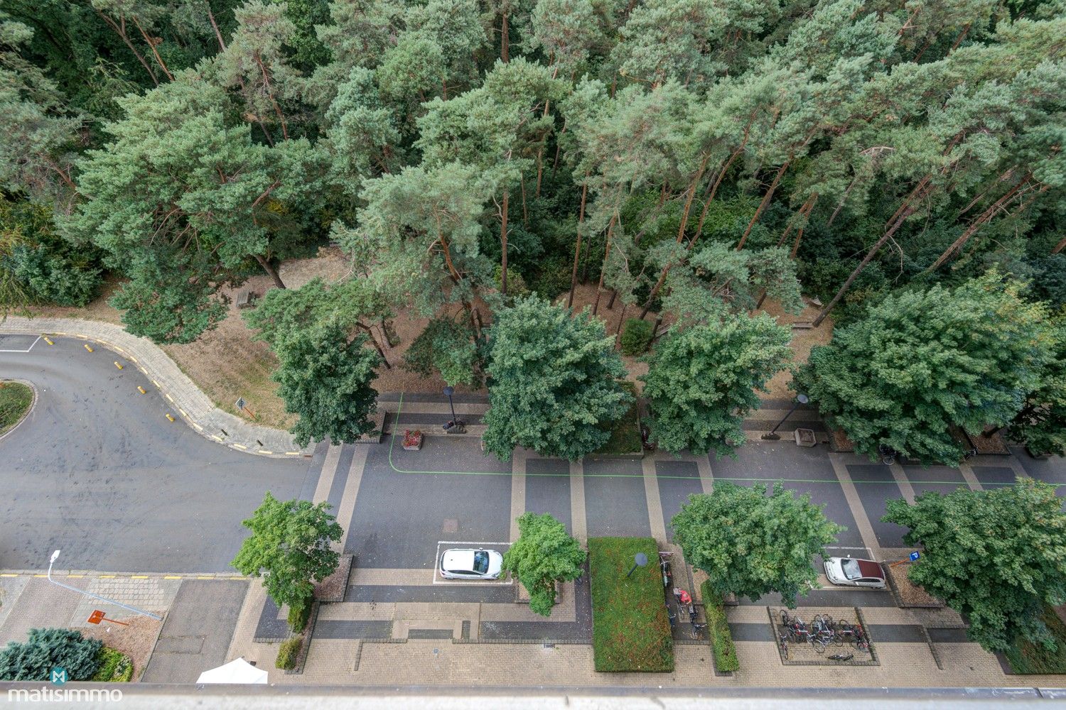 INSTAPKLAAR APPARTEMENT MET 2 SLAAPKAMERS EN WEIDS UITZICHT NABIJ STADSCENTRUM GENK foto 28