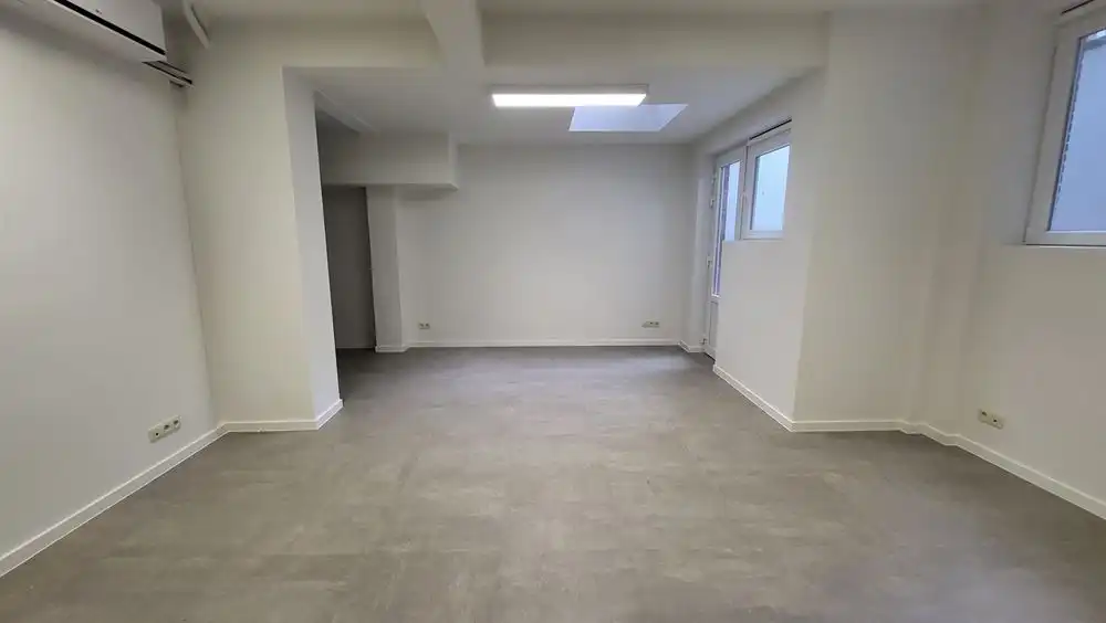 Proffesionele kantoorruimte met koer foto 15