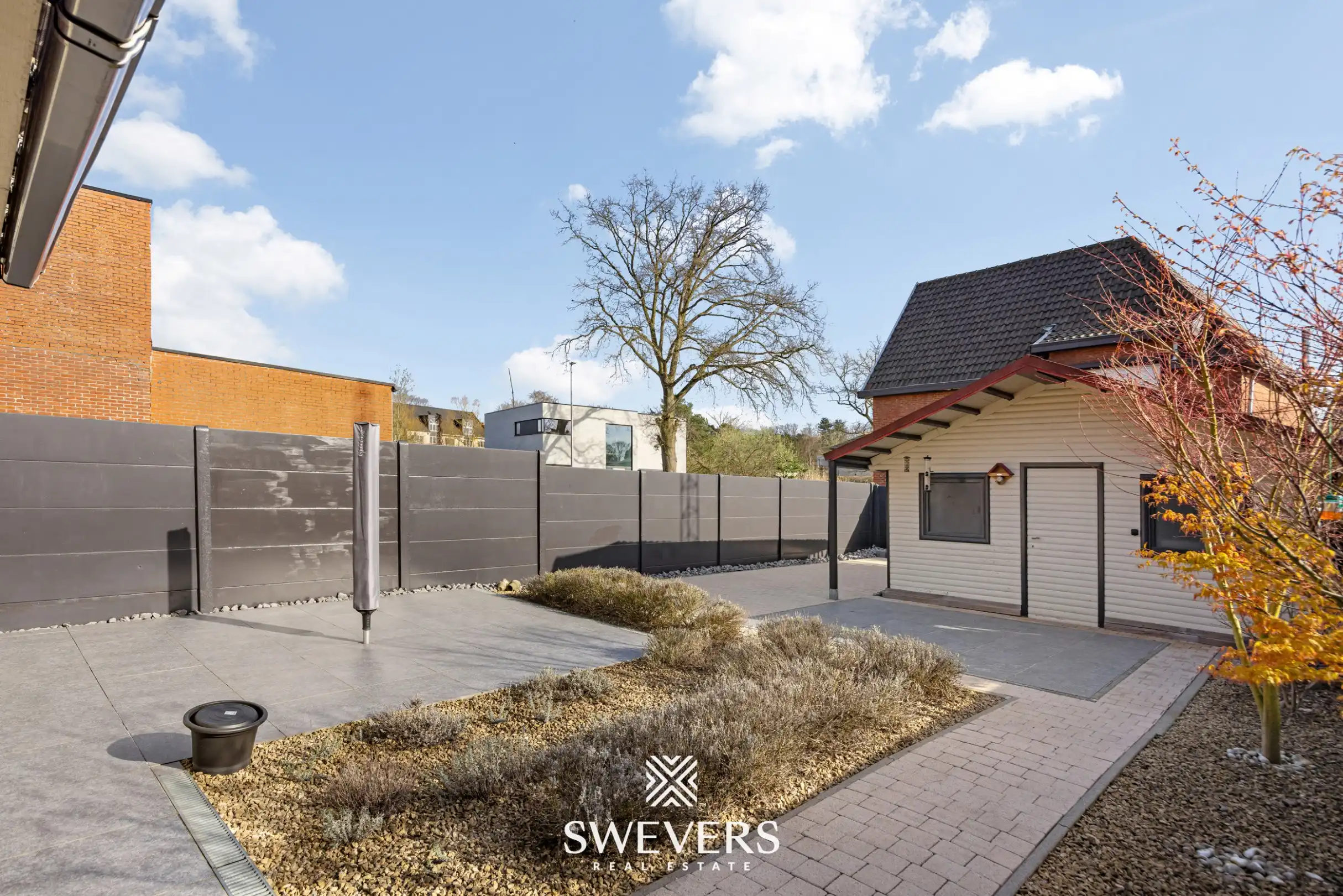 Gezinswoning met bureau, vier slaapkamers en zonnige tuin foto 29