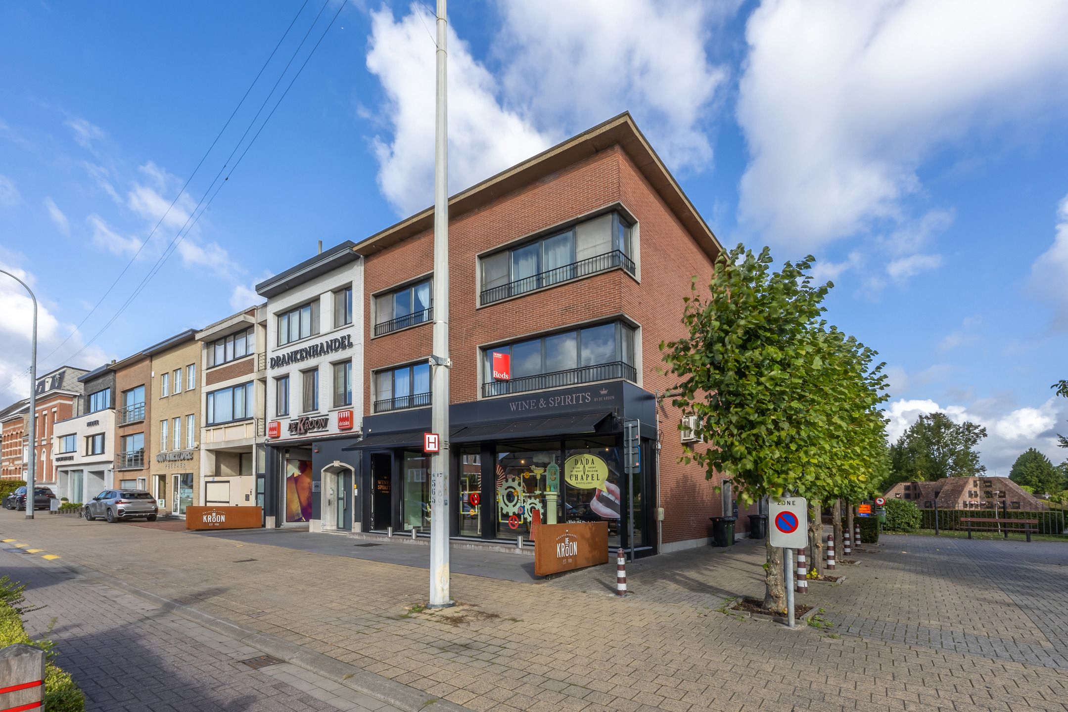 Hoofdfoto van de publicatie: Lichtrijke hoekappartement in het centrum van Wijnegem
