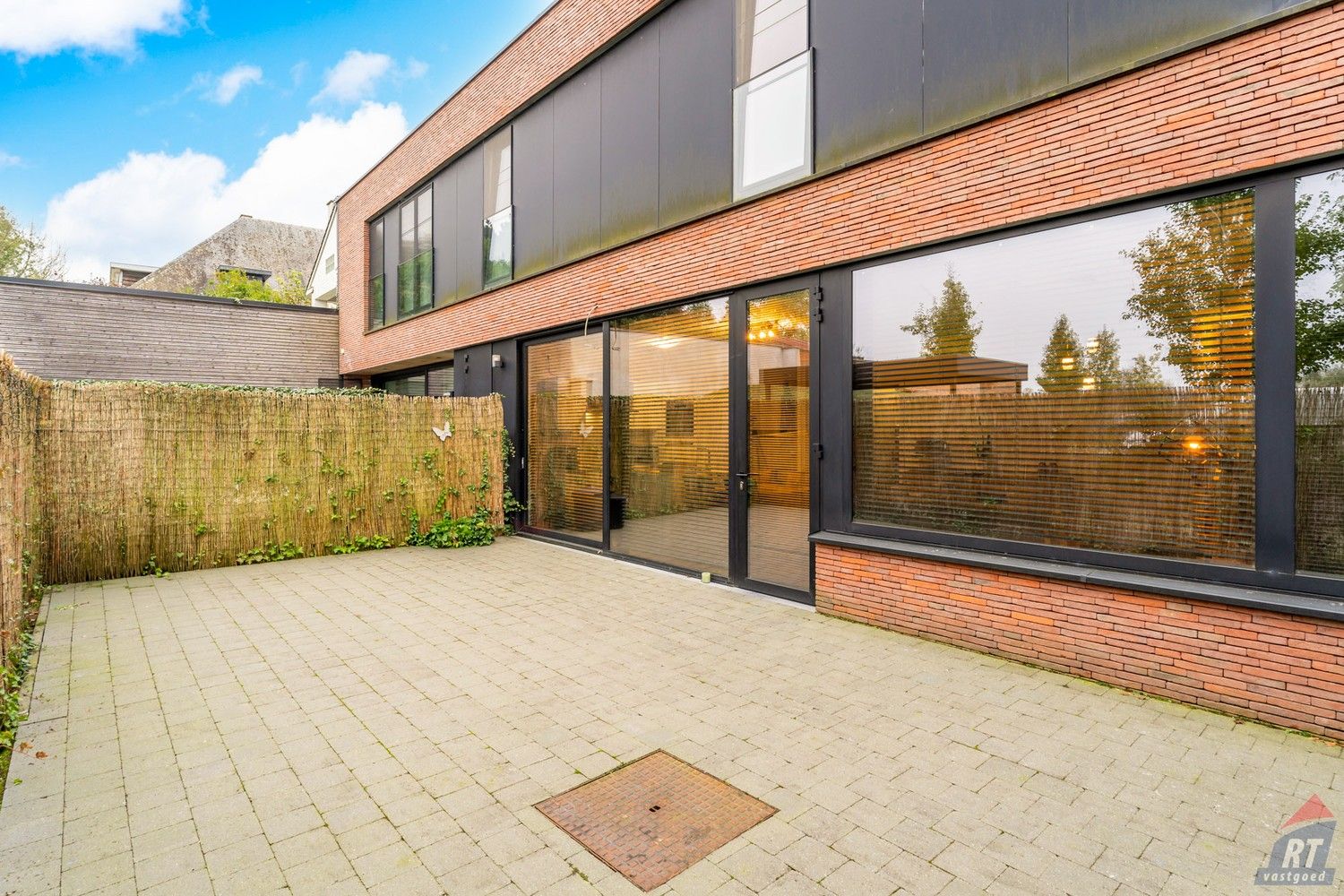 Gelijkvloers appartement met 2 slaapkamers, groot terras en parkeerplaats foto 20