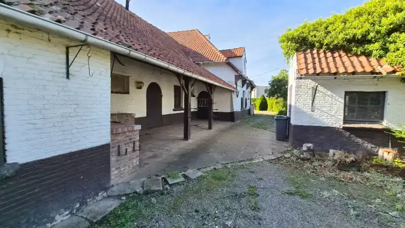Charmante te renoveren hoeve van 300m² op 15 are foto 19