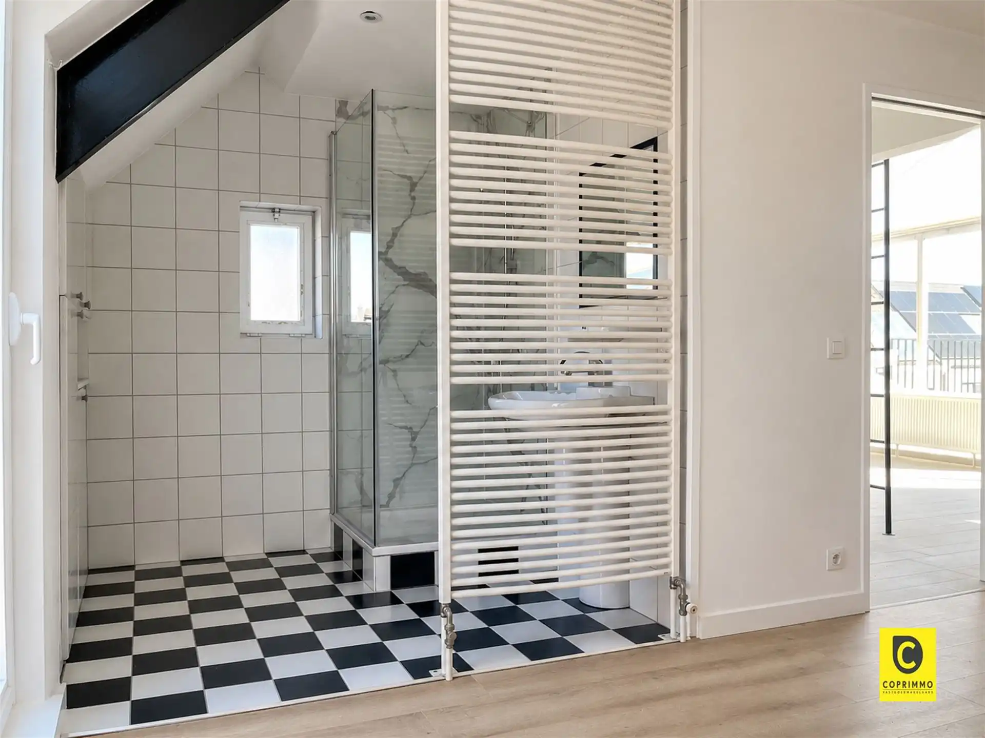 Uniek dakappartement met groot terras foto 14
