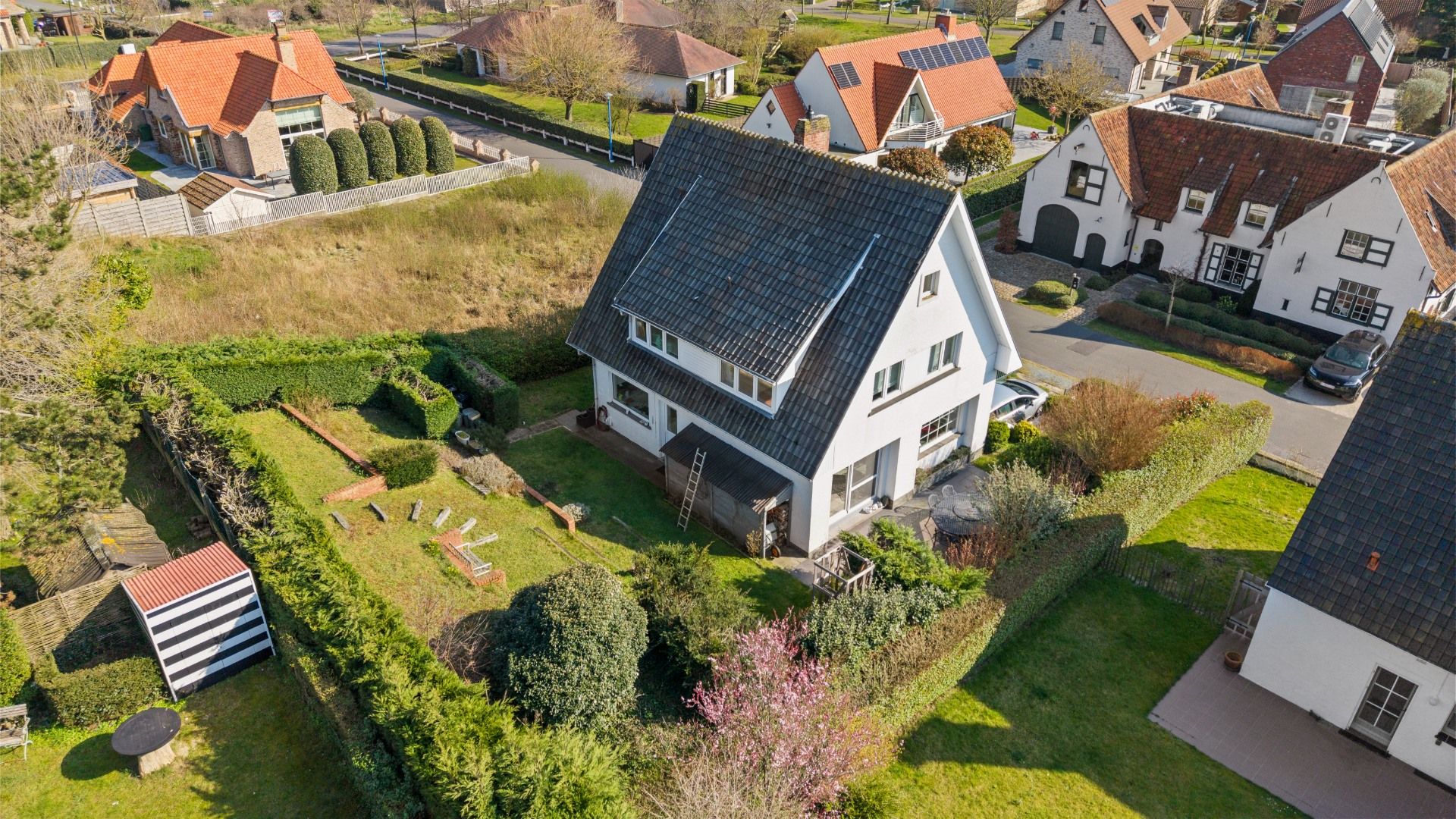 Kustvilla te Koksijde. foto {{pictureIndex}}
