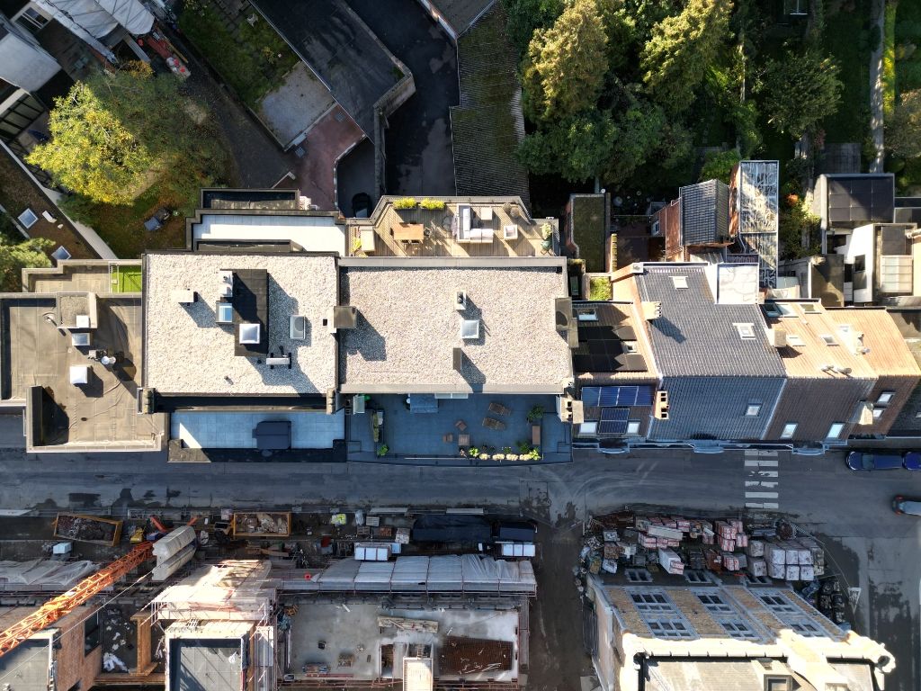 Unieke opportuniteit - Bijzonder dakappartement met 2 slaapkamers en uitzonderlijke terrassen (totaal +- 100m2) met weidse zichten, ideaal gelegen tussen het stadscentrum en het Citadelpark. foto 24