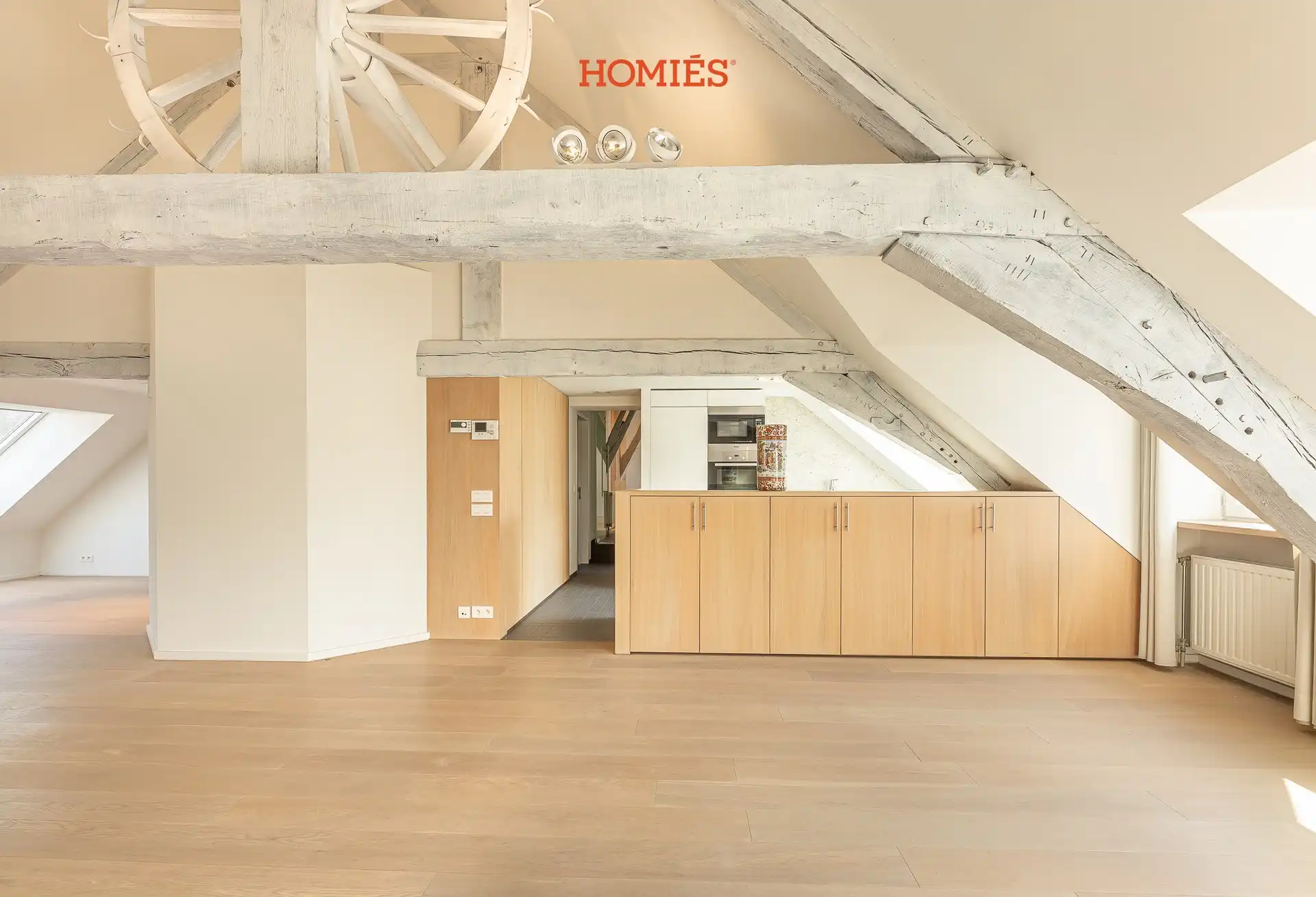 Exclusief loftappartement van 125 m2 in hartje Leuven foto {{pictureIndex}}