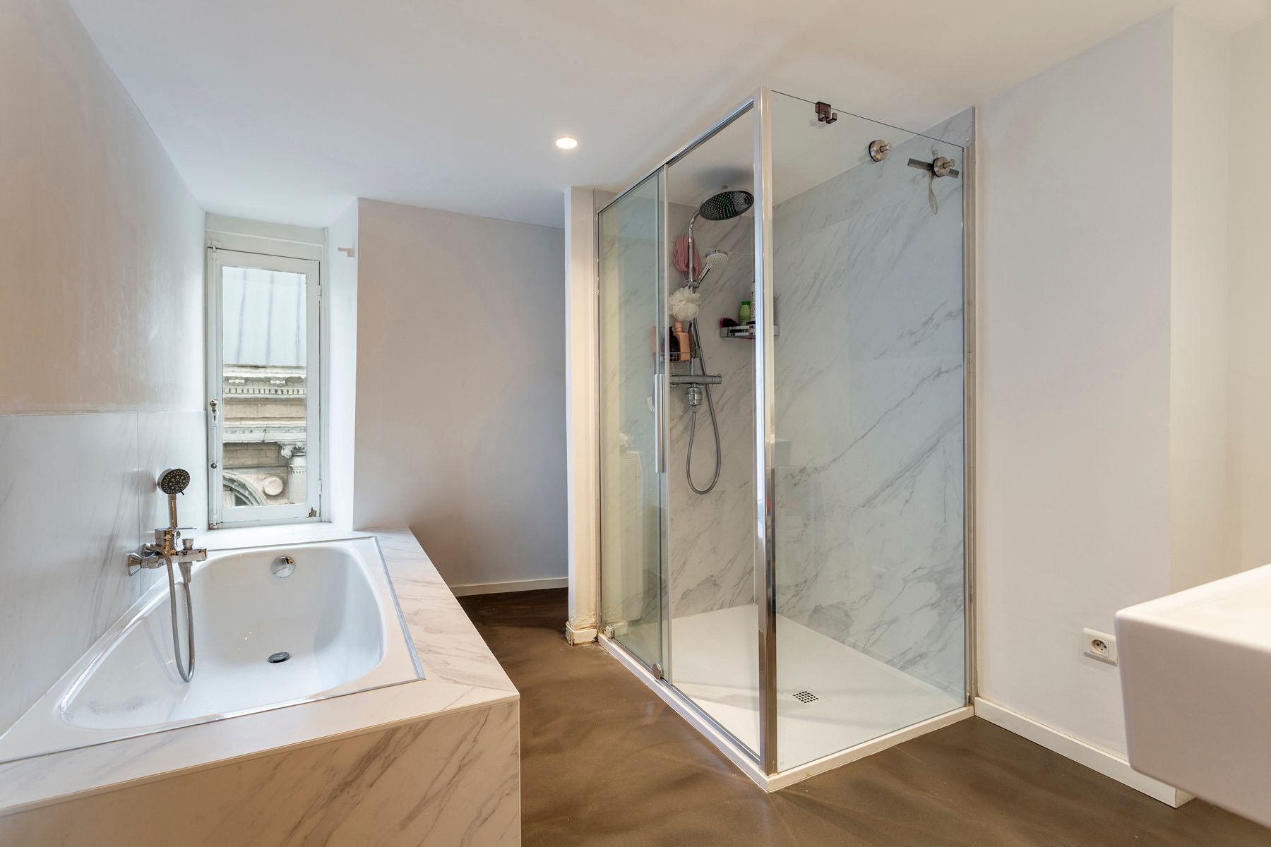 Bemeubelde duplex met ruim terras op ’t Zuid foto 8