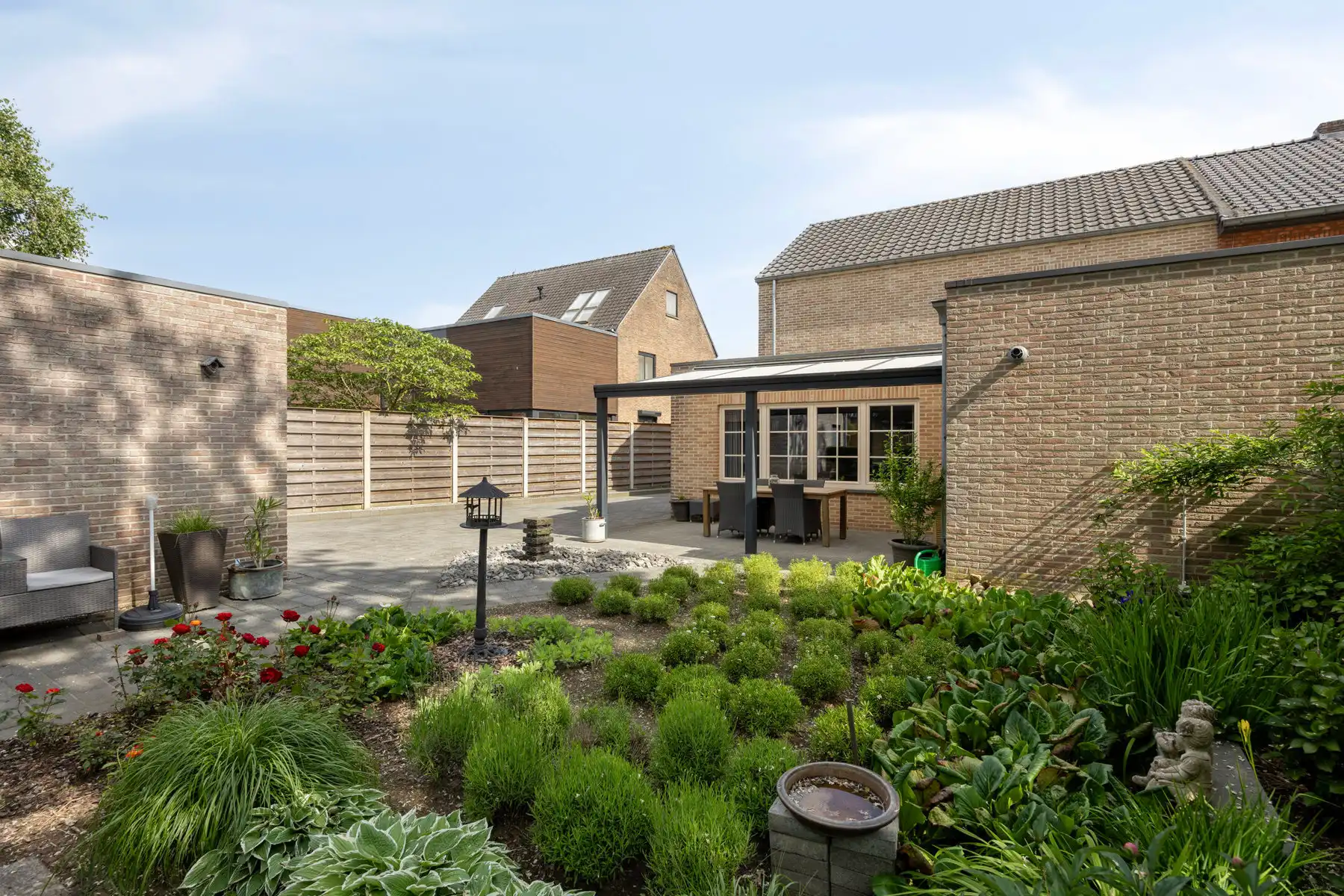 Instapklare halfopen woning op toplocatie nabij centrum van Bocholt foto 33