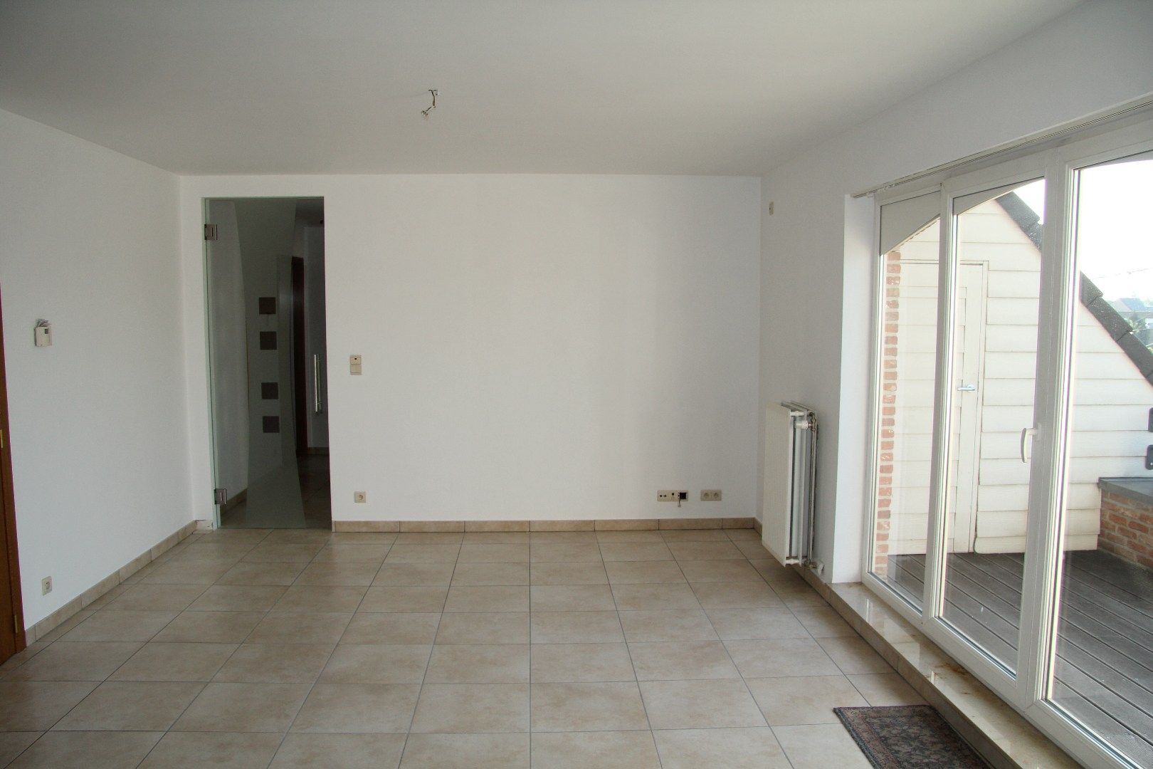 Ruim dakappartement met 2 slk, terras en garage foto 5