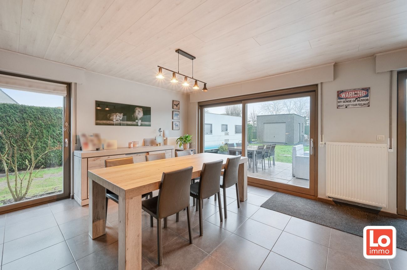 VERKOCHT!! Instapklare halfopen woning met afzonderlijke garage op toplocatie in hartje Lochristi! foto 6