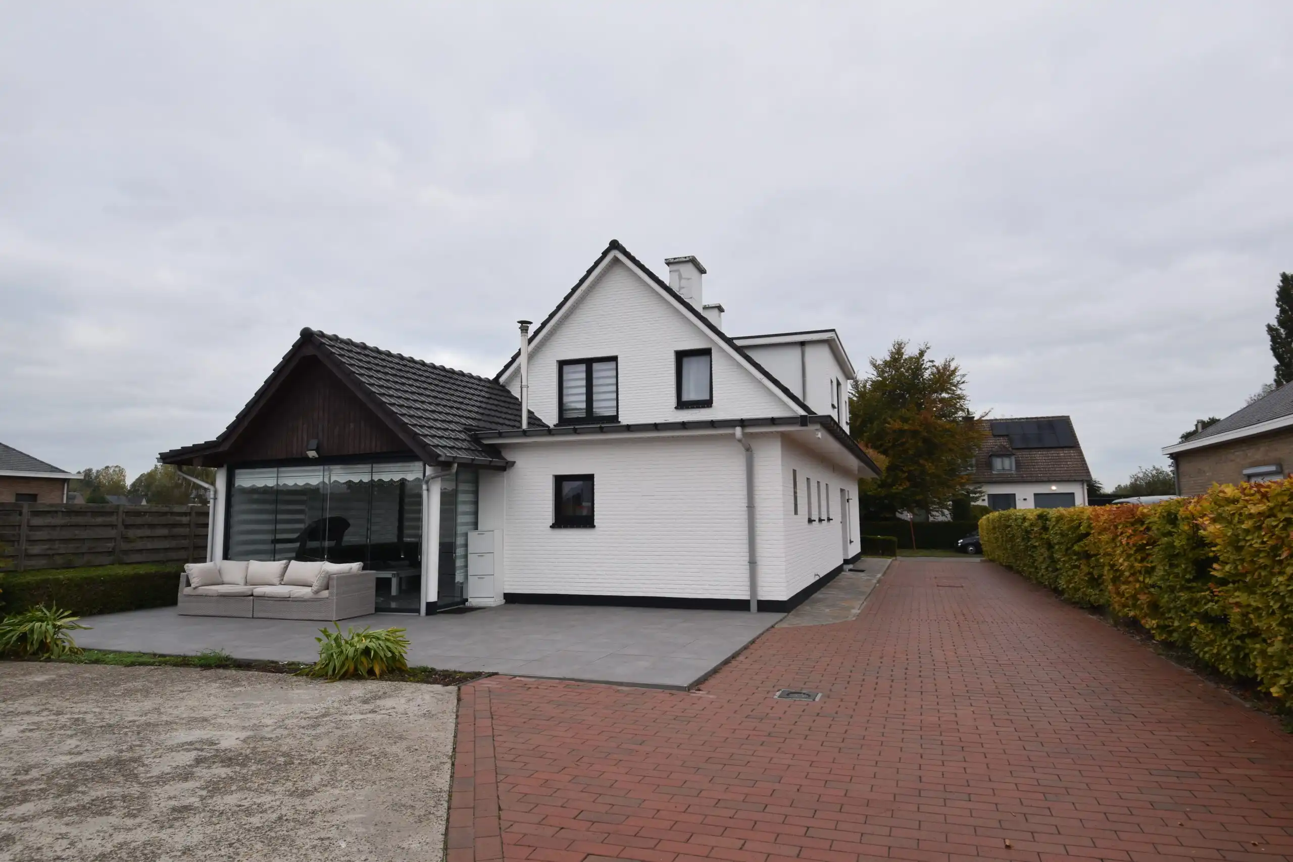 Gezellige woning met garage, veranda en 4 slaapkamers in Nieuwkerken foto 26