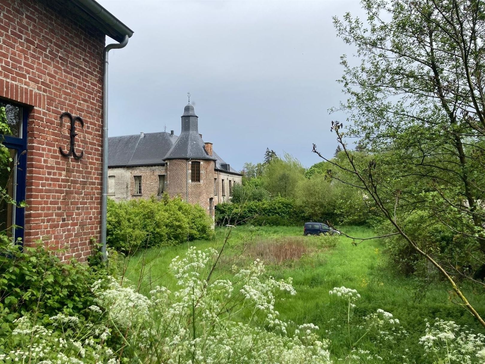 Château d'Epinois met toren, en met dépendance logies. foto 7