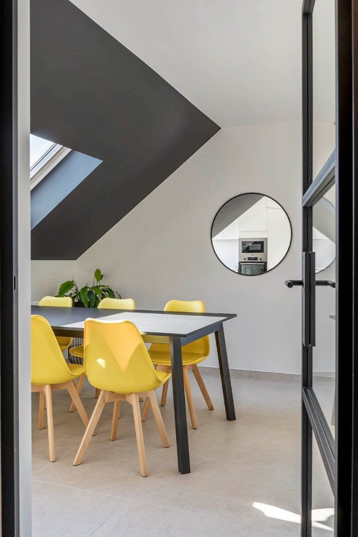 Knap afgewerkt 2-slaapkamer appartement met standplaats vlakbij het centrum foto 5