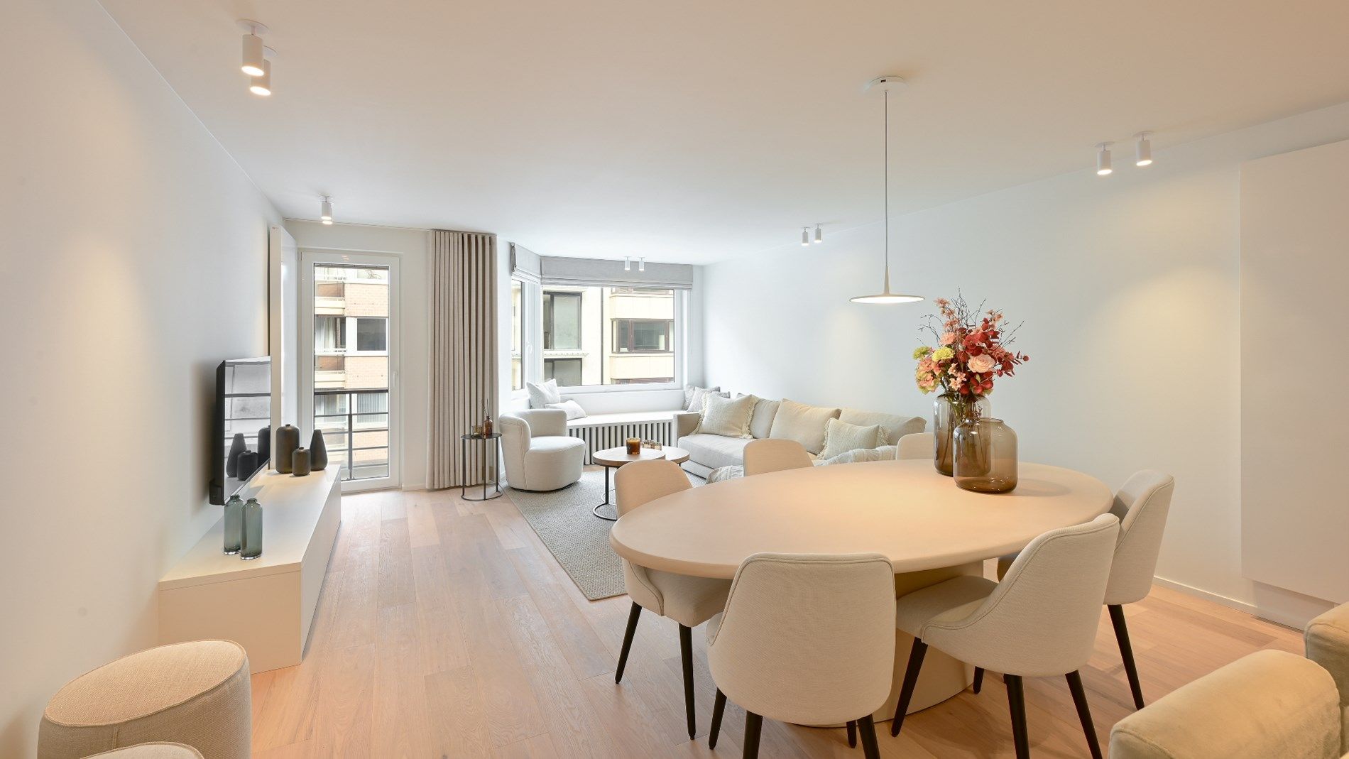 Luxueus afgewerkt appartement met zuid-westen oriëntatie gelegen vlakbij het strand en de Zeedijk. foto 8