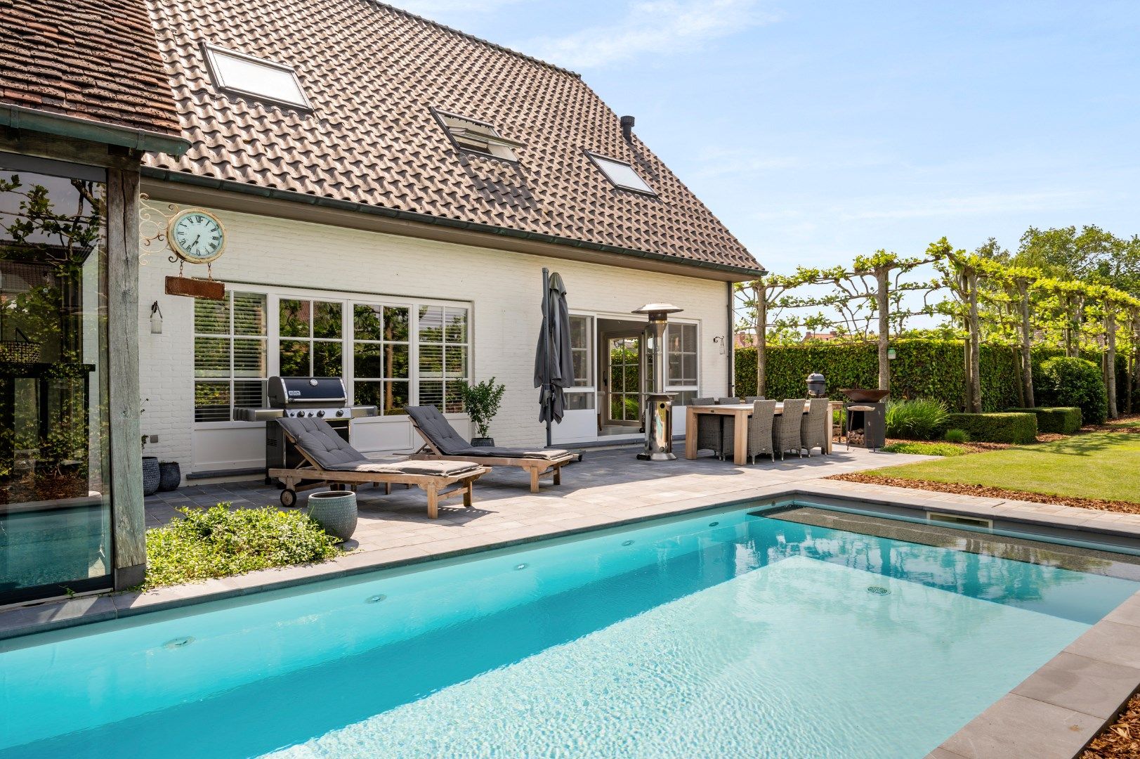 Luxueuze villa met zwembad, poolhouse en vier slaapkamers  foto 3