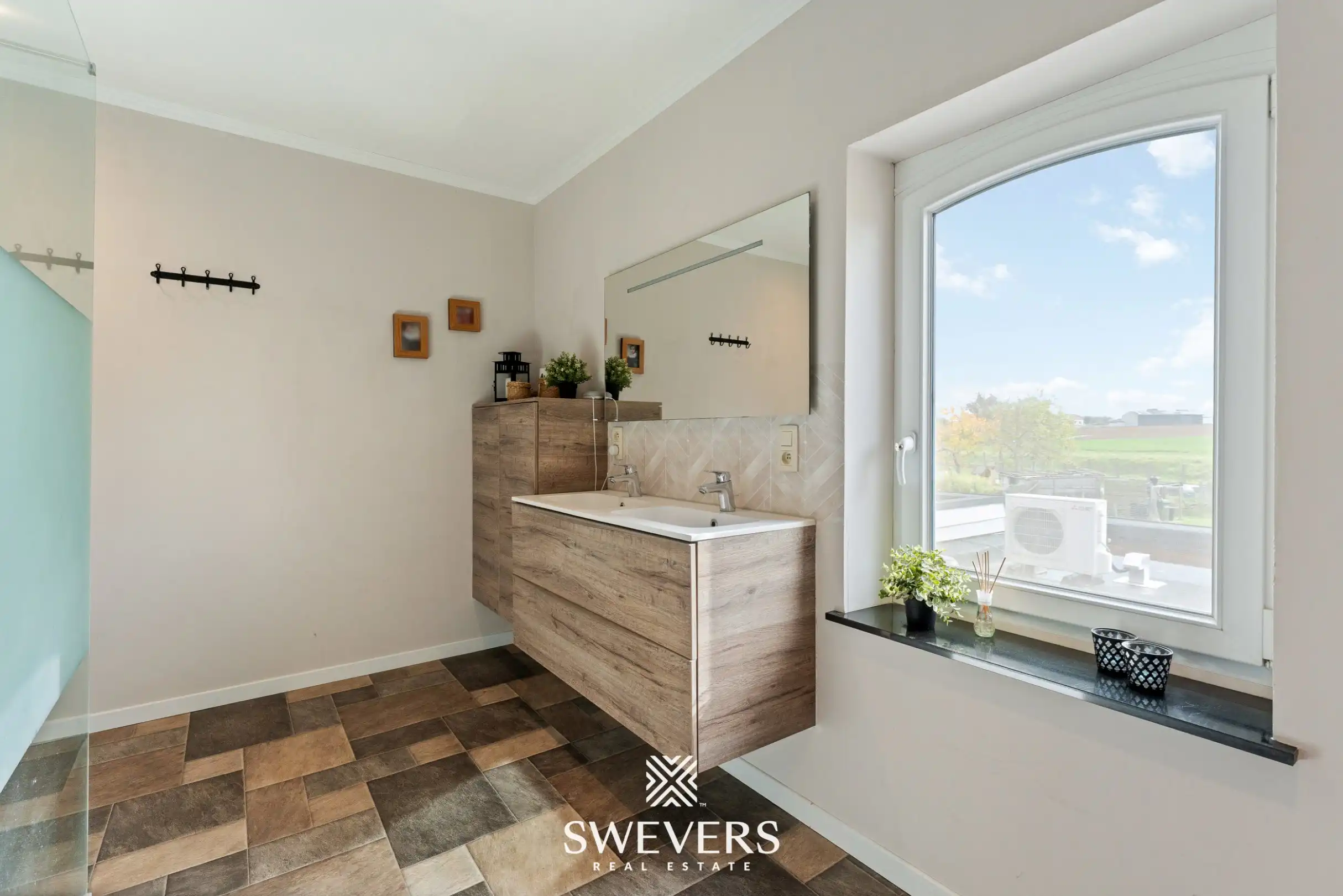 Gezellige woning met moderne keuken op groot perceel in Gingelom foto 12