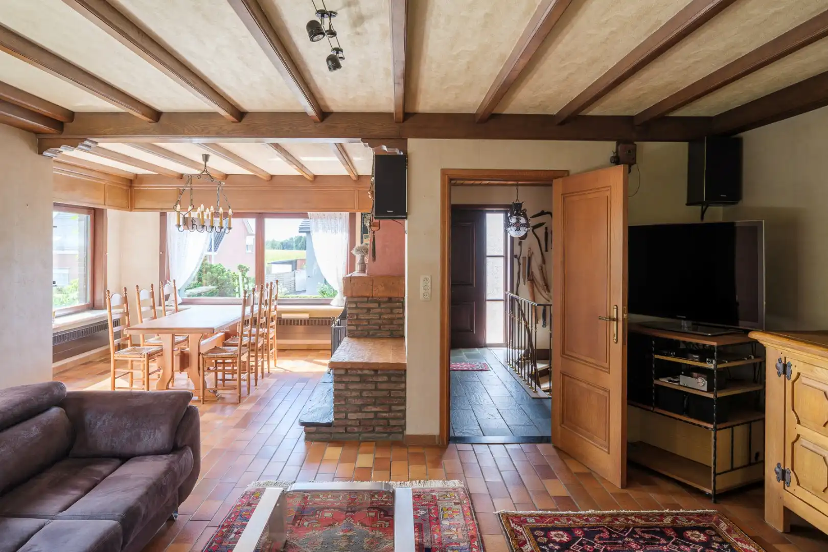 Vrijstaande woning met 4 slpk. in een oase van rust foto 2
