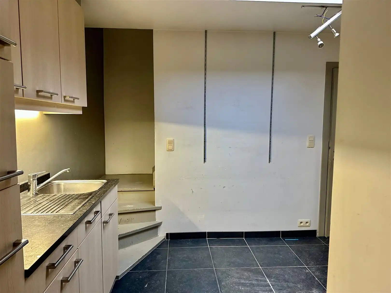 Huis met 3 slpk in centrum Zottegem foto 5