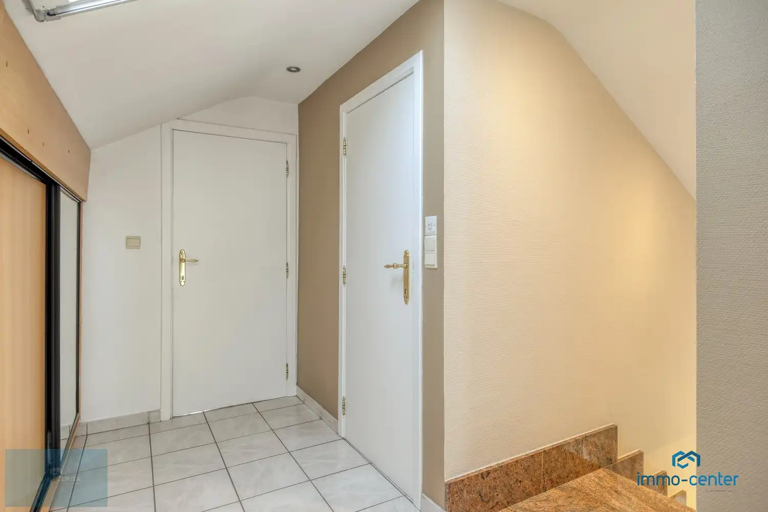 Ruime vrijstaande woning met 4 slaapkamers en grote tuin foto 13