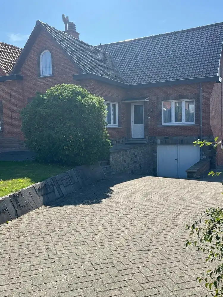 Hoofdfoto van de publicatie: Mooie halfopen bebouwing met grote tuin