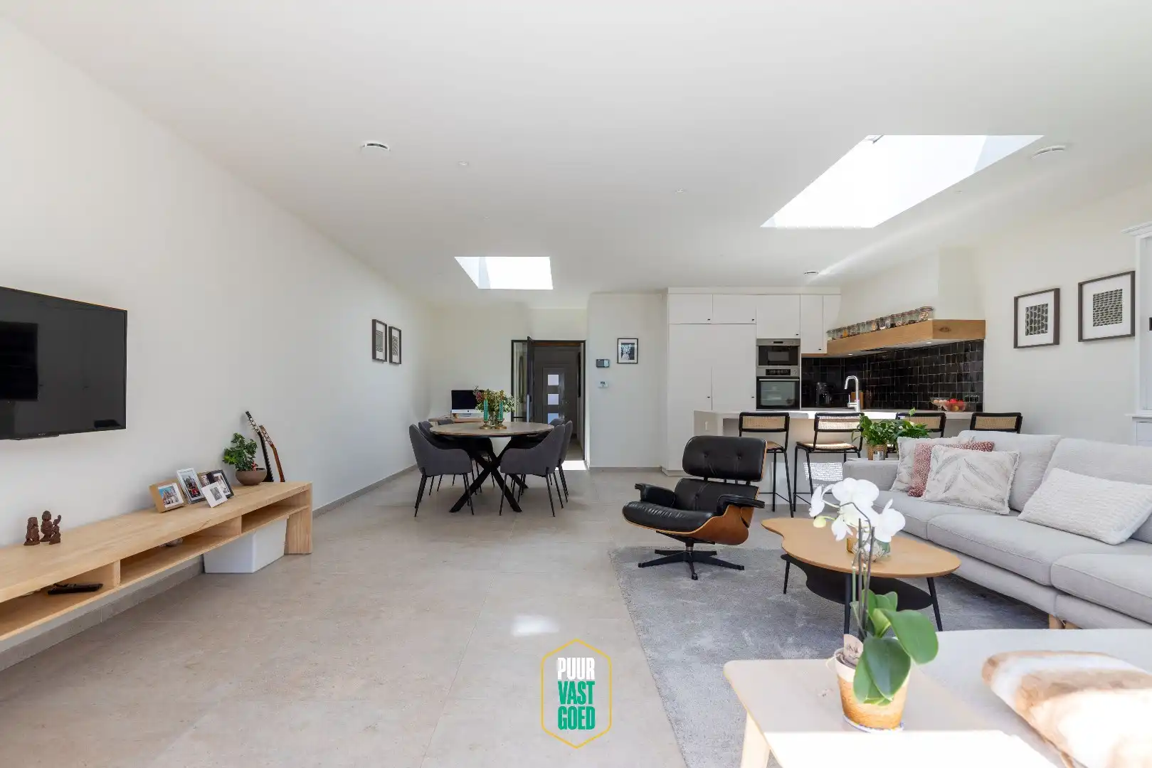 Prachtige, compleet gerenoveerde, zonnige woning met tuin foto 10