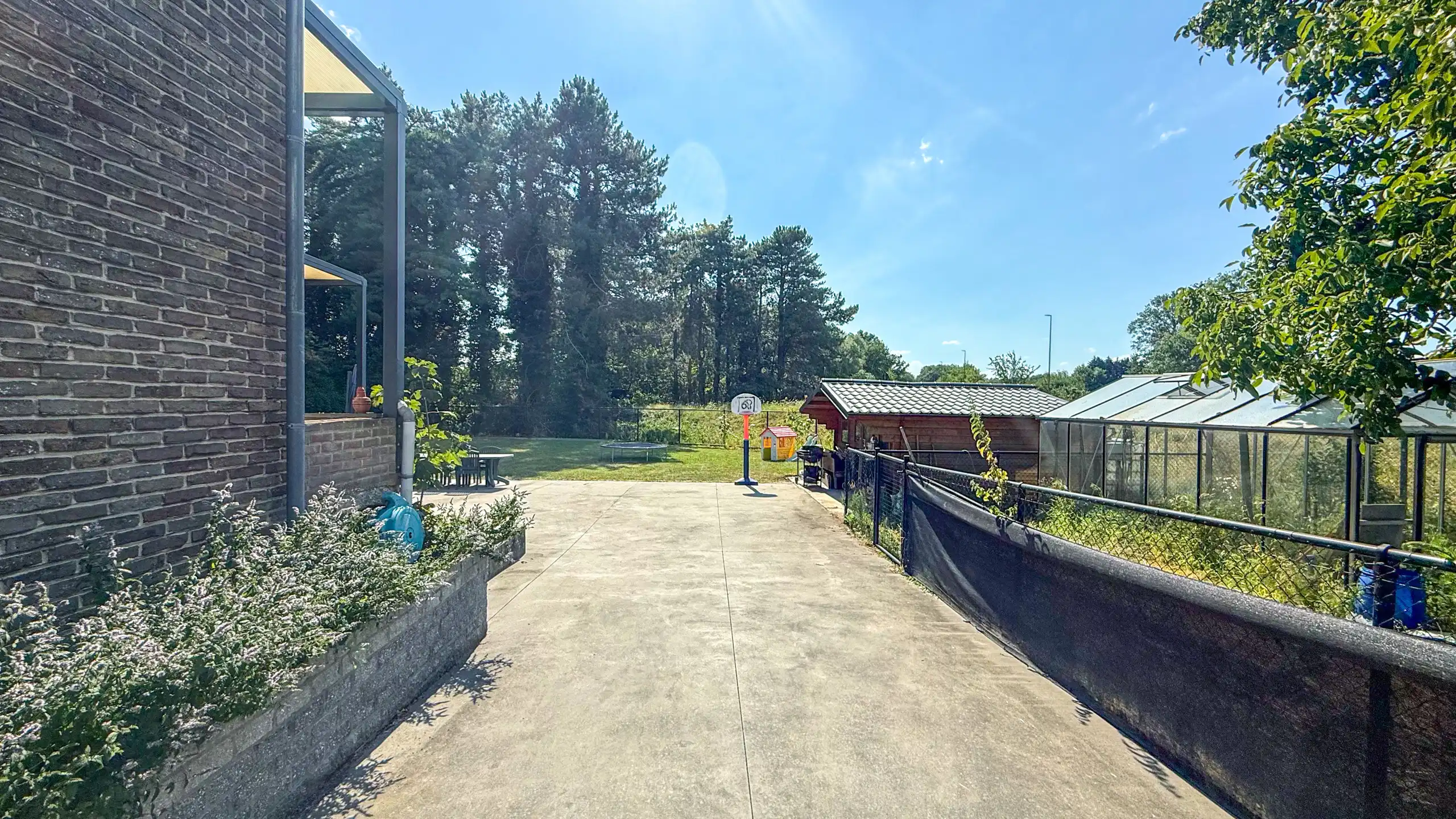 Instapklare woning met 3slpks, kelder en mooie tuin in Ham! foto 31
