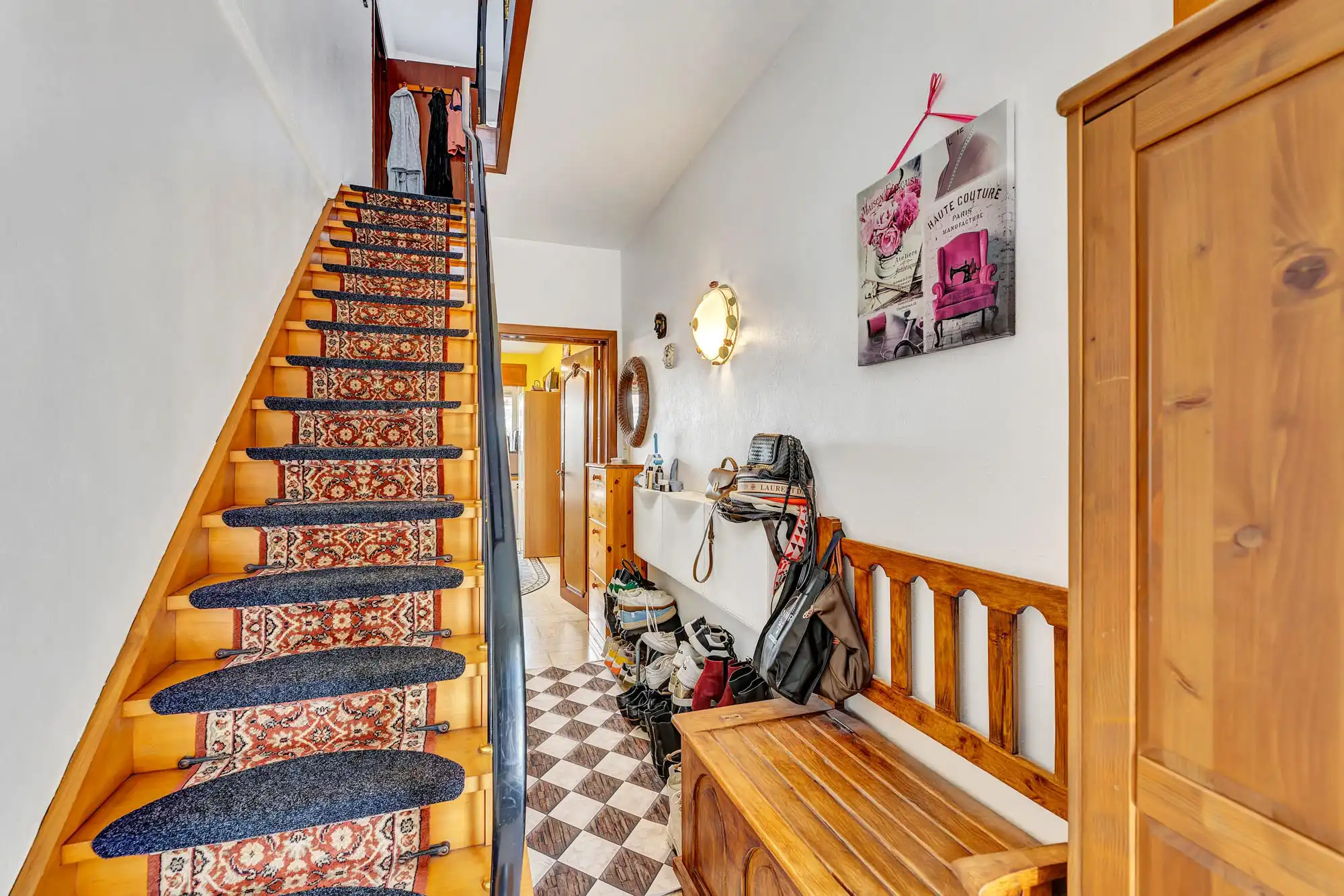 Instapklare woning met 3 slpks, ruime tuin en garage foto 2