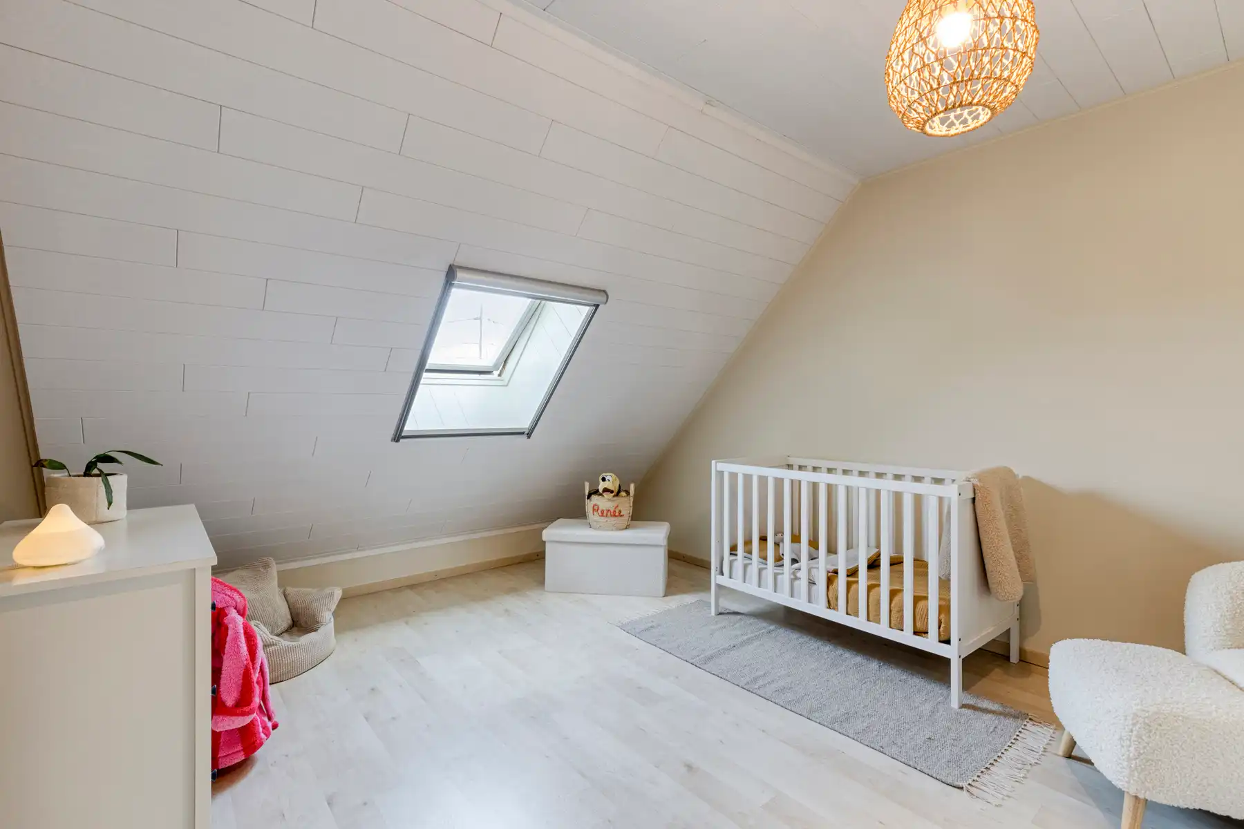 Instapklare woning met 3 slpk en ruime garage op toplocatie foto 18