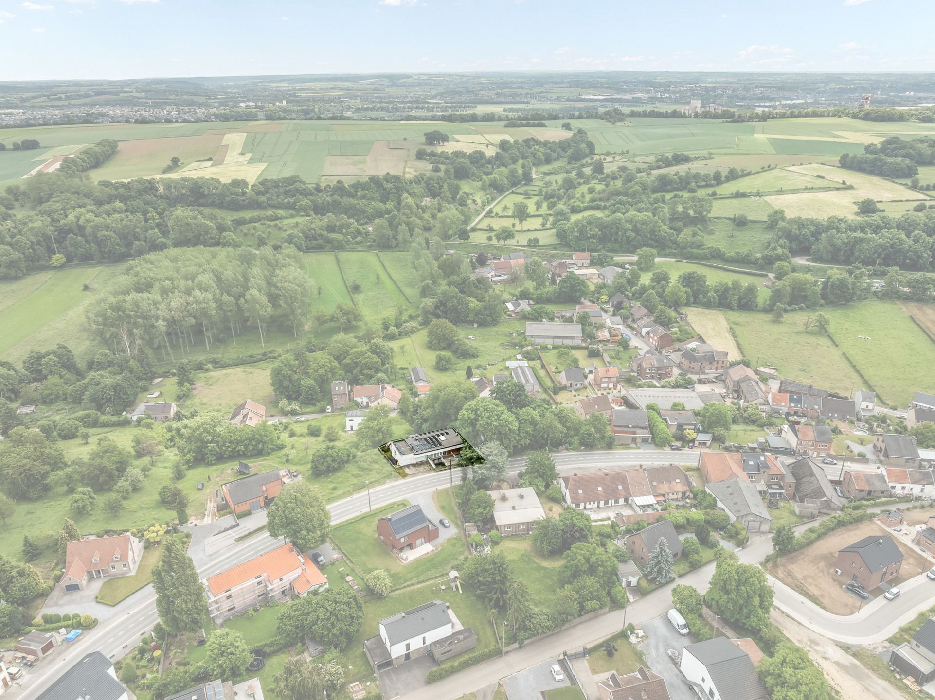 Unieke woning met uitzicht op de Jekervallei foto 25