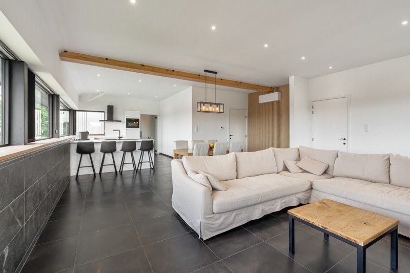 Zeer ruim en stijlvol penthouse met tuin en garage foto 6