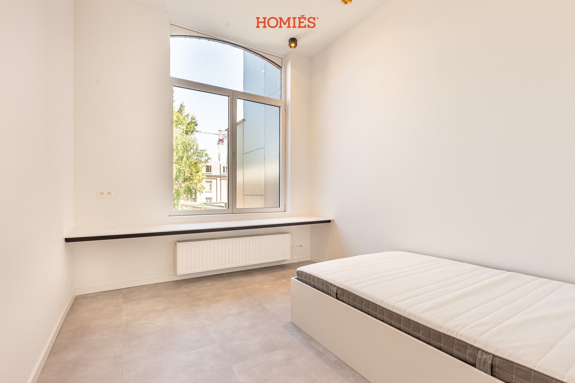 Studentenkamers met eigen sanitair op centrale ligging! foto {{pictureIndex}}