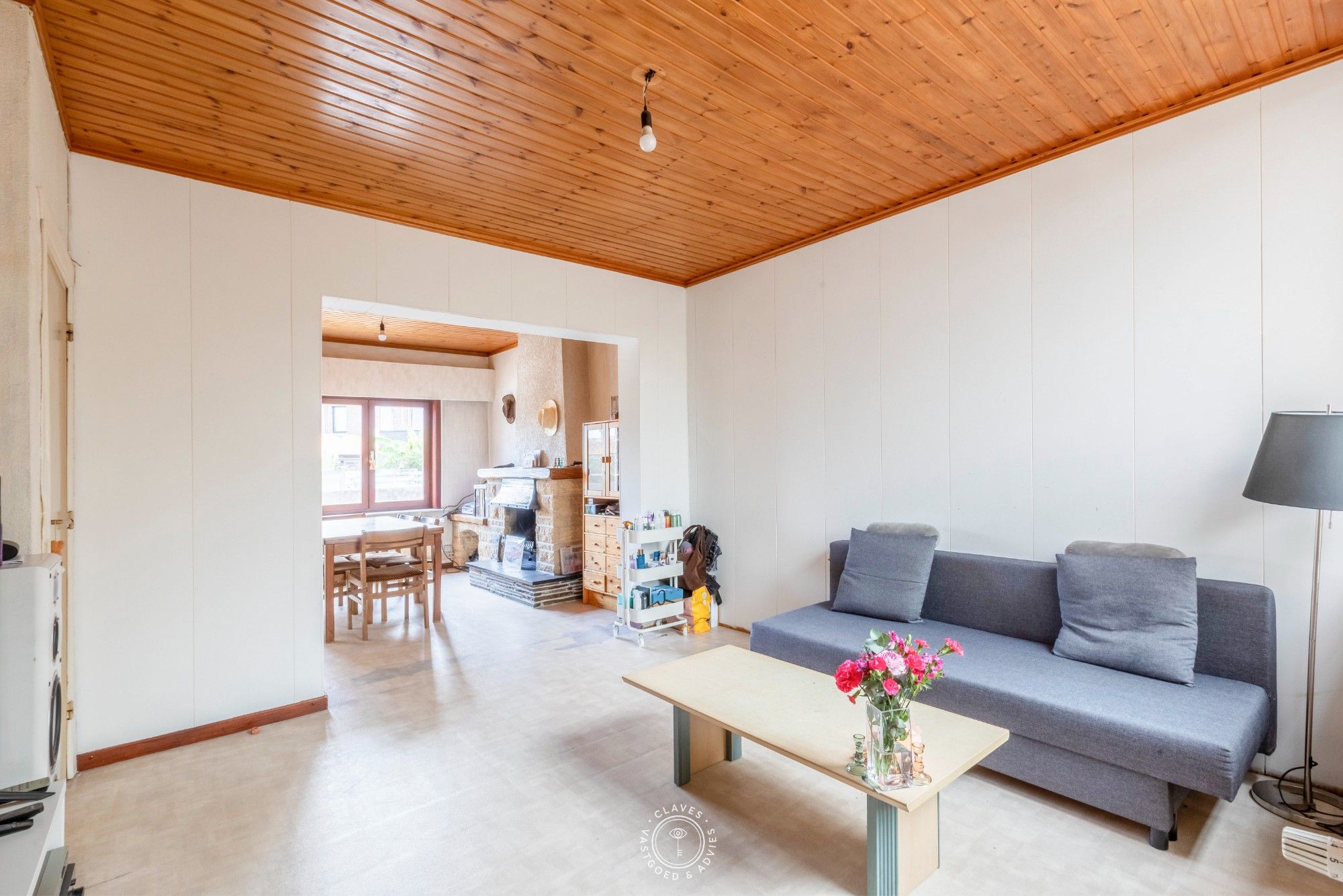 Ruime gezinswoning met fijne tuin en mogelijkheid tot vijf slaapkamers foto 2