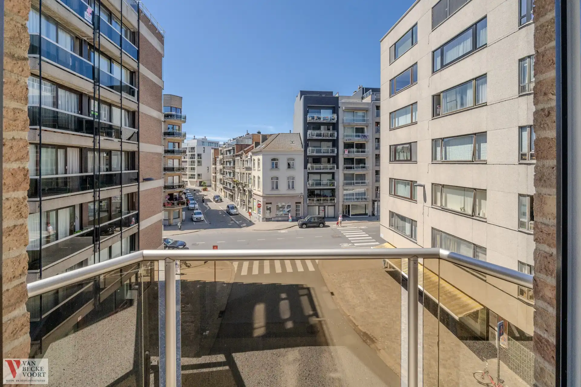 Lichtrijk 2-slaapkamerappartement met stadszicht foto 5