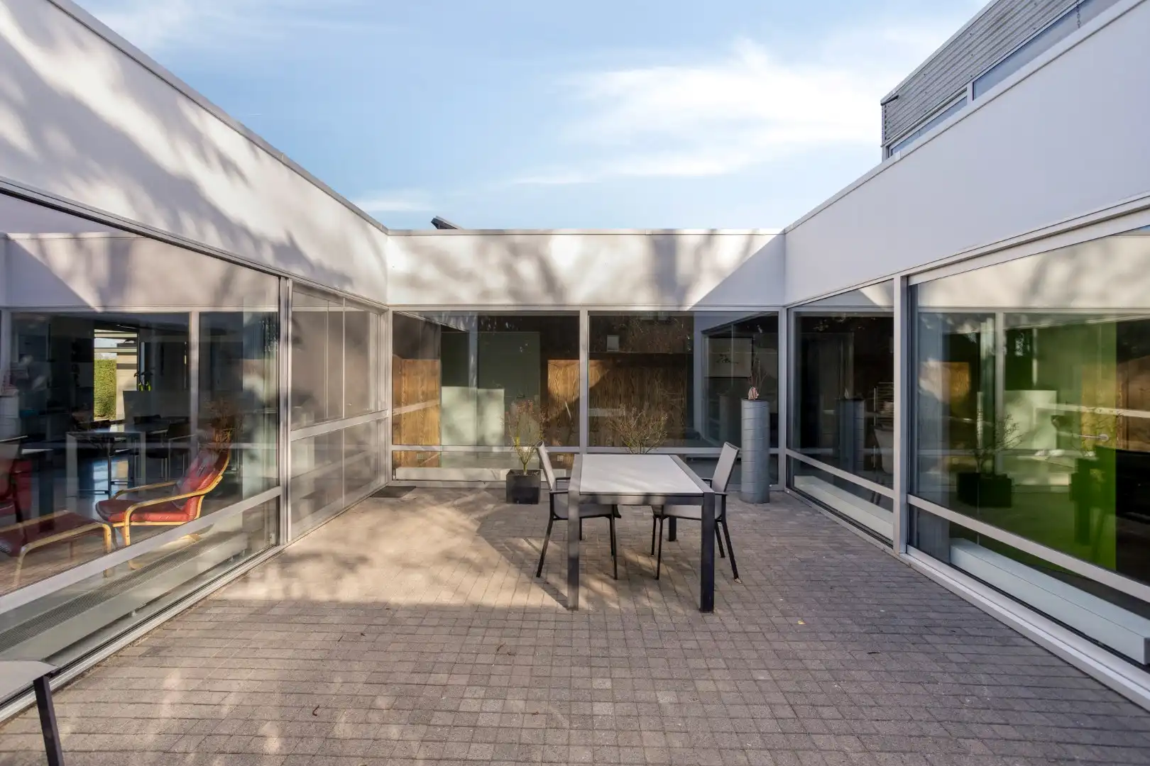 Gelijkvloerse architectenwoning met uitzonderlijke lichtinval op 742 m² foto 21