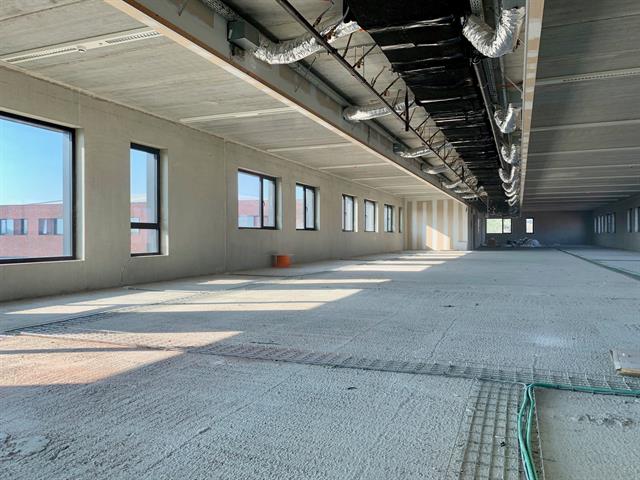 Kantoor met unieke ligging in Genk centrum! foto 4