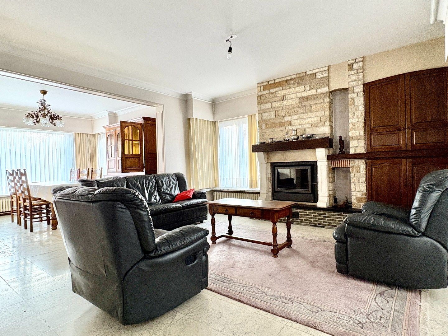 Ruime half openbebouwing met grote garage, 3 slks met mogelijkheid tot 5 slks. foto 5