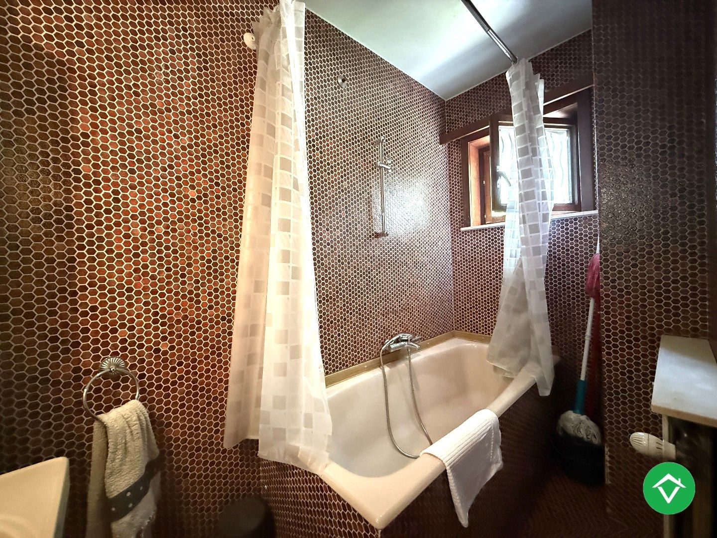 Drie-slaapkamerappartement met terras in rustige residentie centrum Roeselare foto 14