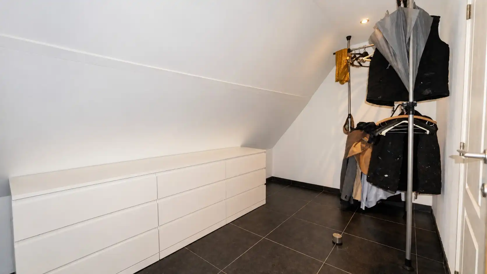 Charmante halfopen bebouwing in centrum van Overmere foto 7