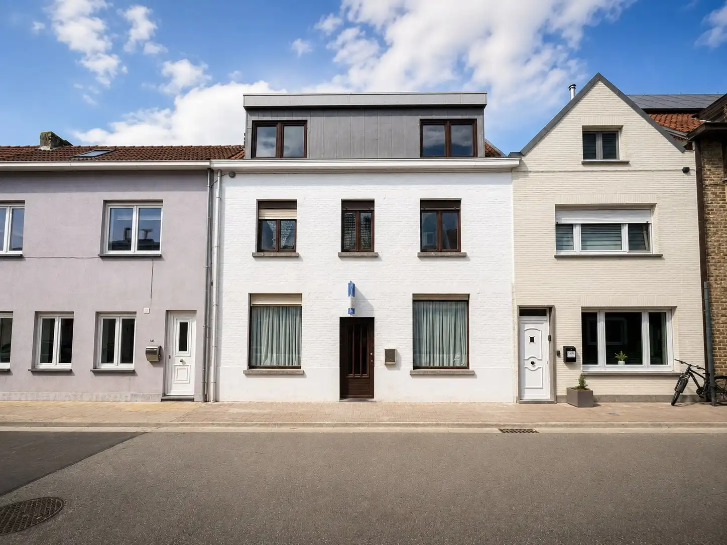 Hoofdfoto van de publicatie: Grote woning met 4 kamers en leuke stadstuin te Heist