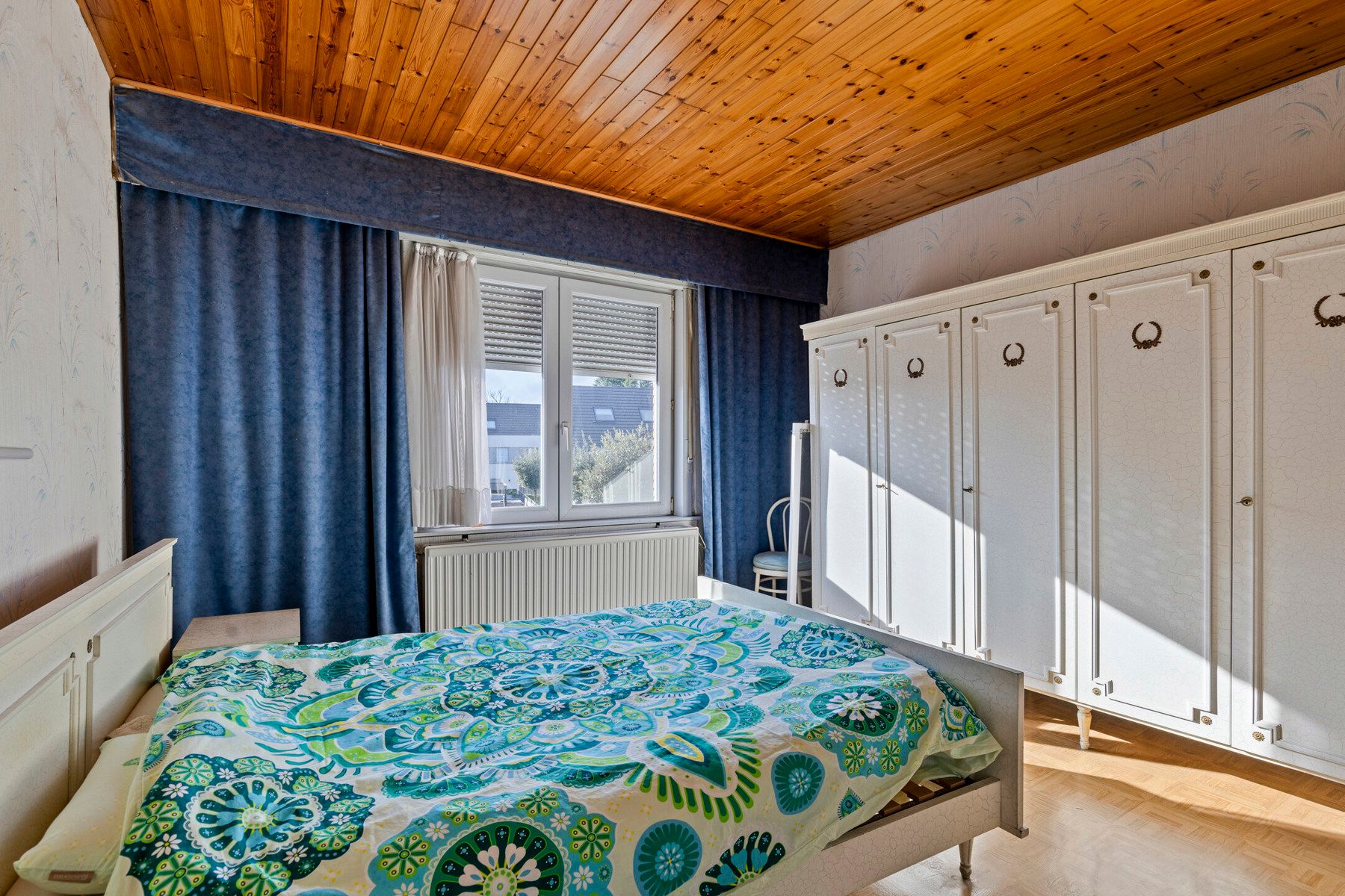 Gezinswoning met 4 slaapkamers, 2 badkamers, garage en tuin foto 11