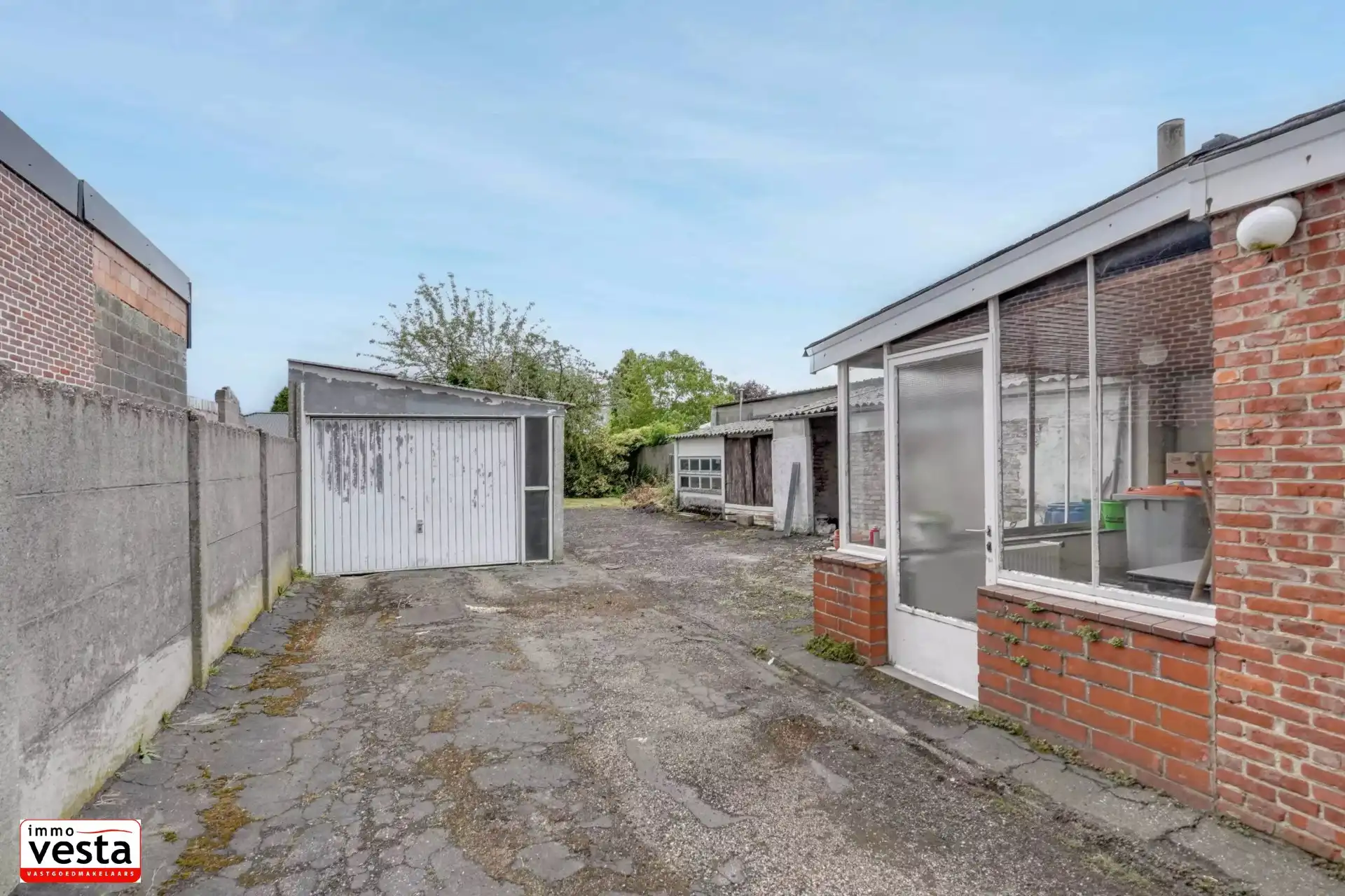 Ruime, centraal gelegen woning met renovatiepotentieel foto 19