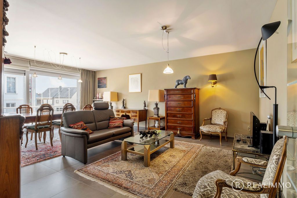 Ruim appartement met garage! foto 7
