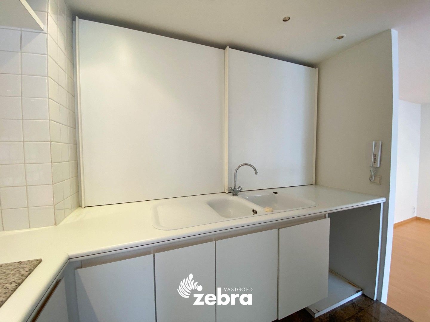 Instapklaar appartement met één slaapkamer op unieke locatie te Roeselare! foto 5