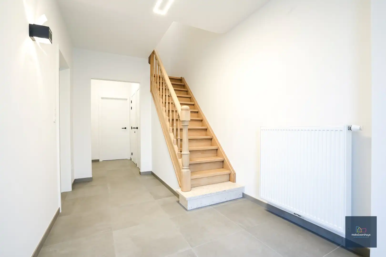 Instapklare eigendom met 3-slp.kamers garage en tuin  foto 8