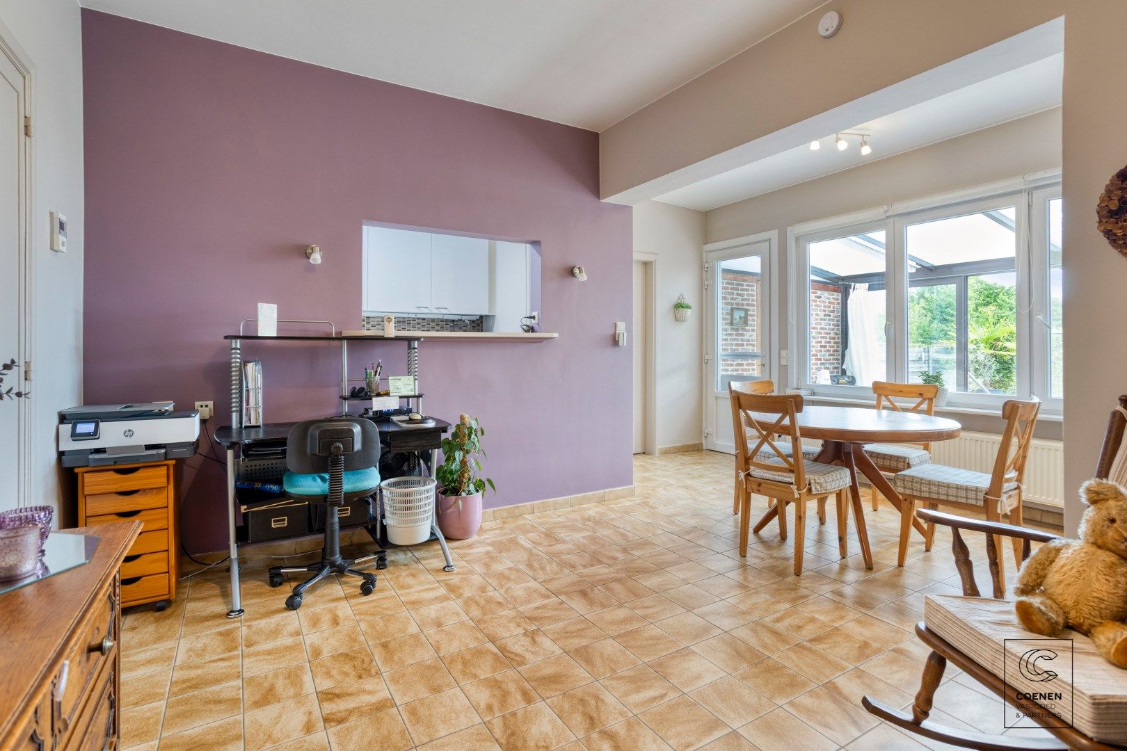 Instapklare woning met 2 slpk, ruime garage en zonnige tuin op TOPlocatie te Wommelgem!  foto 5