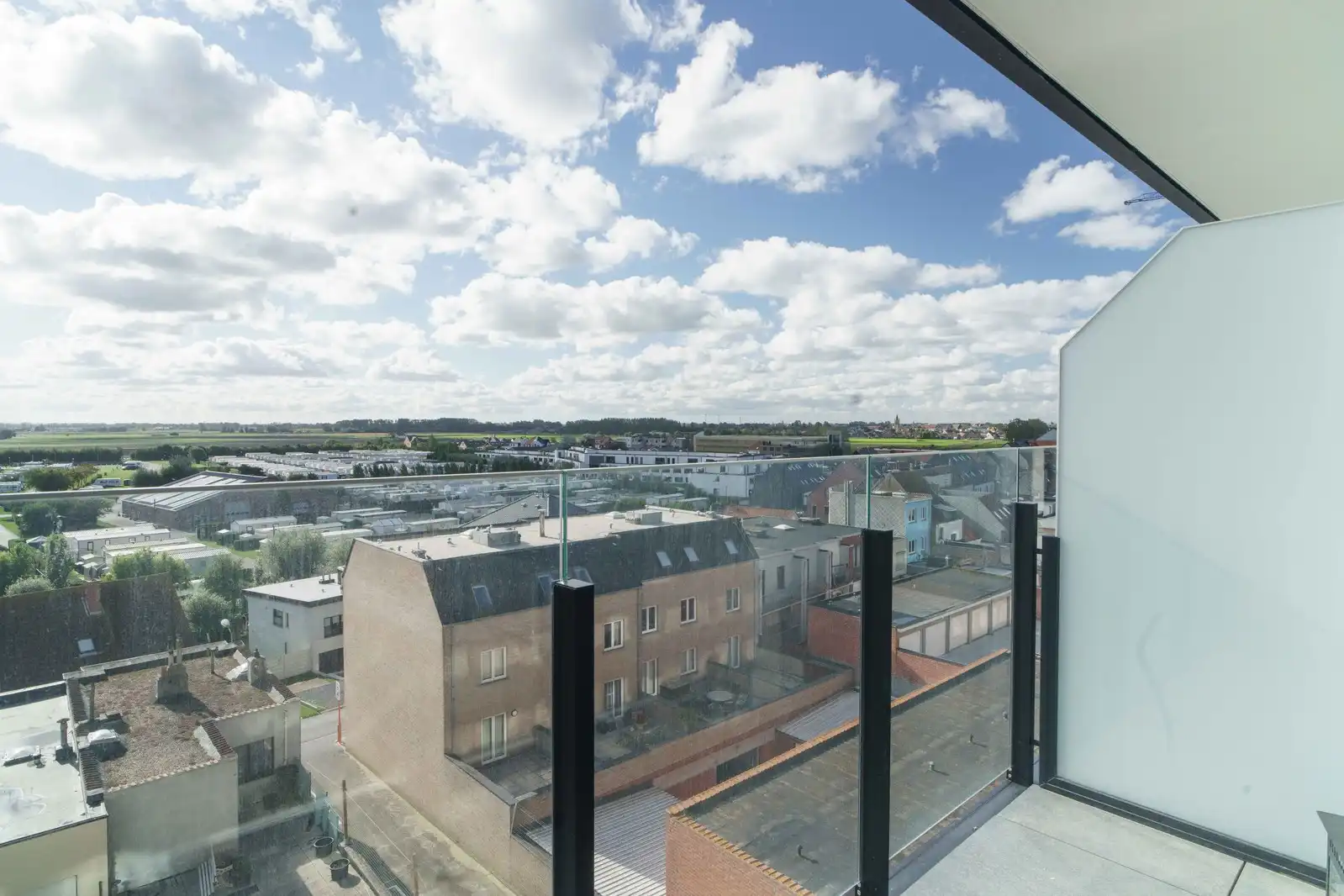 Gerenoveerde studio met zonneterras foto 10