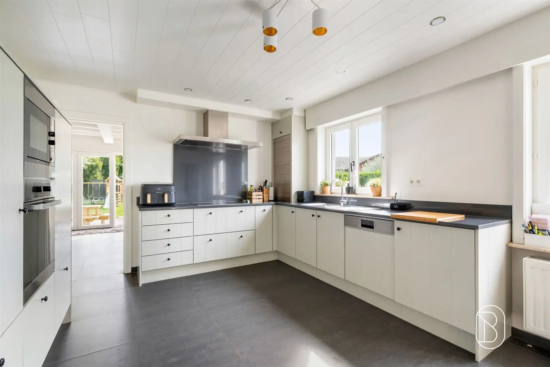 Ruime alleenstaande woning met 4 SLK op 991 m²! foto 15