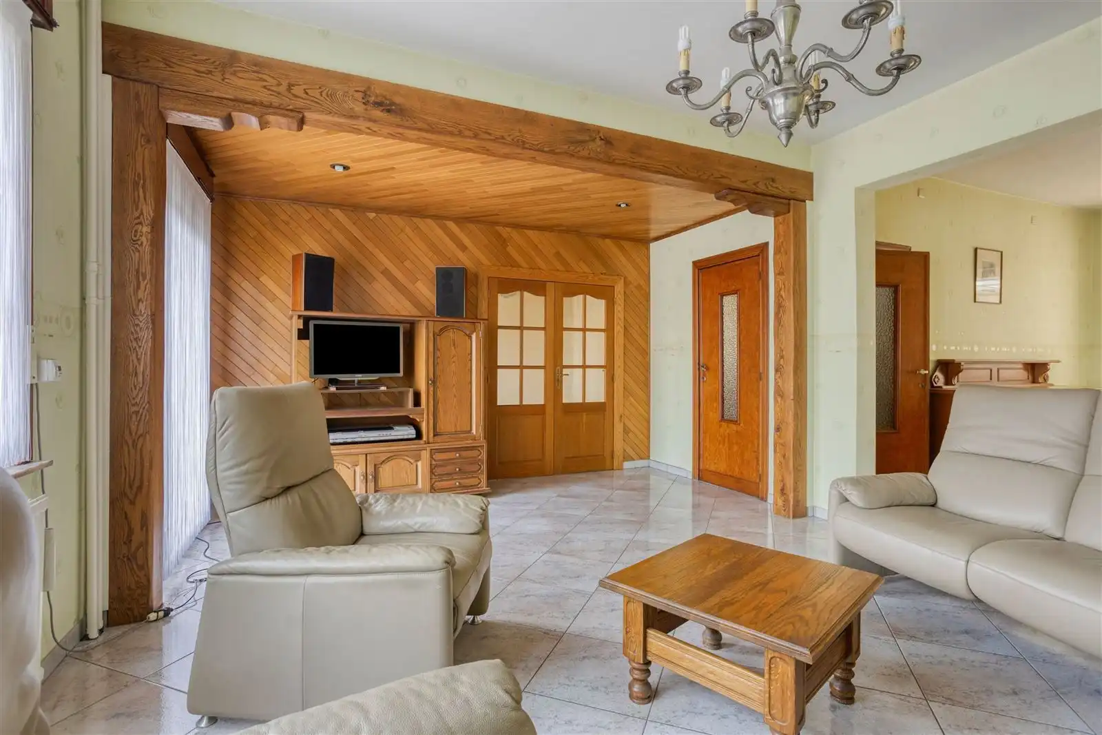 Karaktervolle woning met veel ruimte en potentieel  foto 5